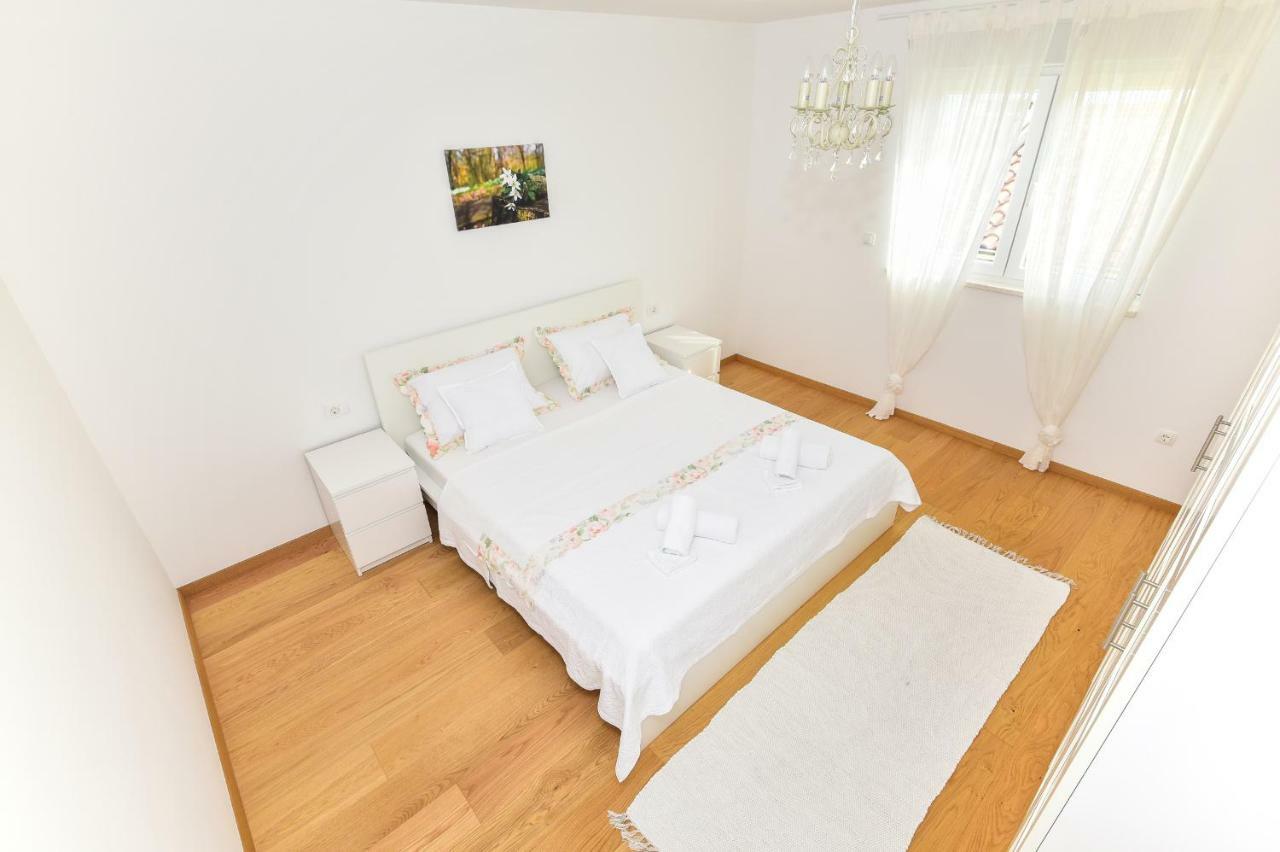 Evelin Gasthof Makarska